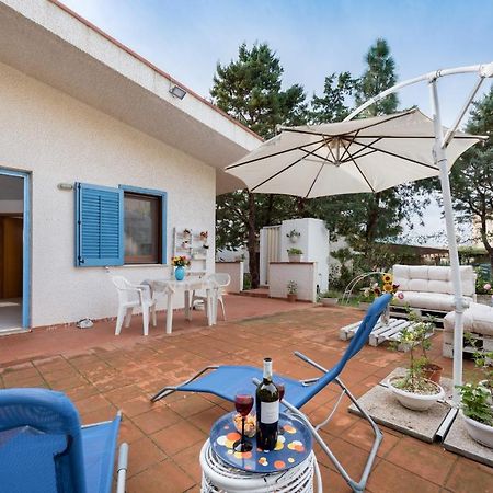 B&B Villa Il Carrubo San Vito Lo Capo Bagian luar foto