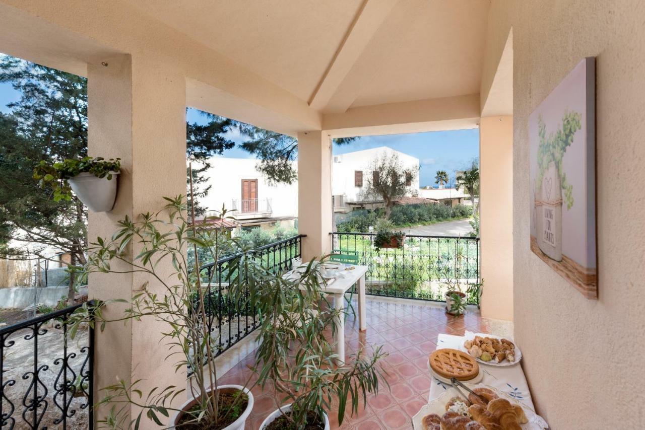 B&B Villa Il Carrubo San Vito Lo Capo Bagian luar foto
